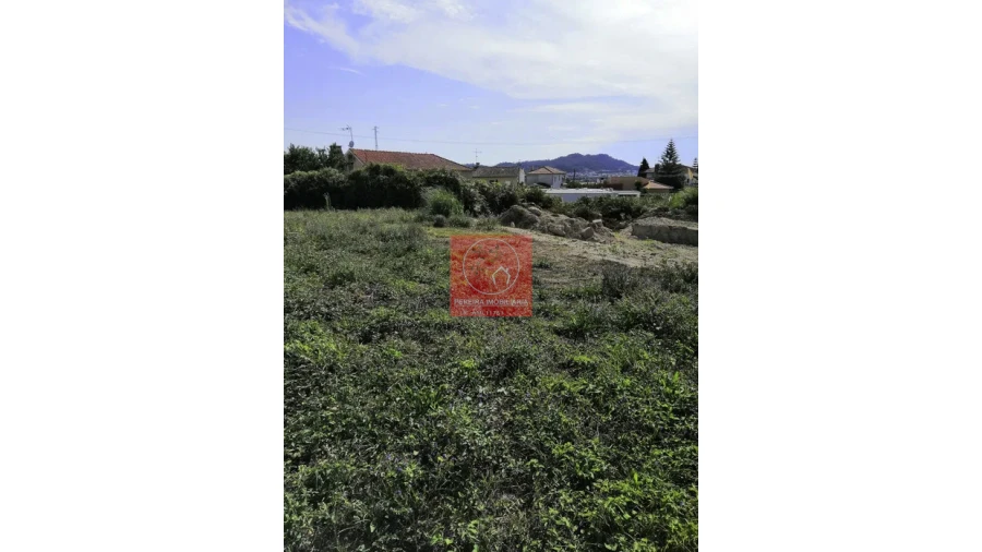 Terreno para Venda em Santa Marta de Portuzelo Foto 2