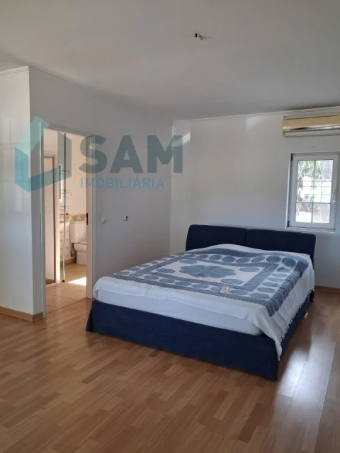 Moradia T4 para Venda em Silves