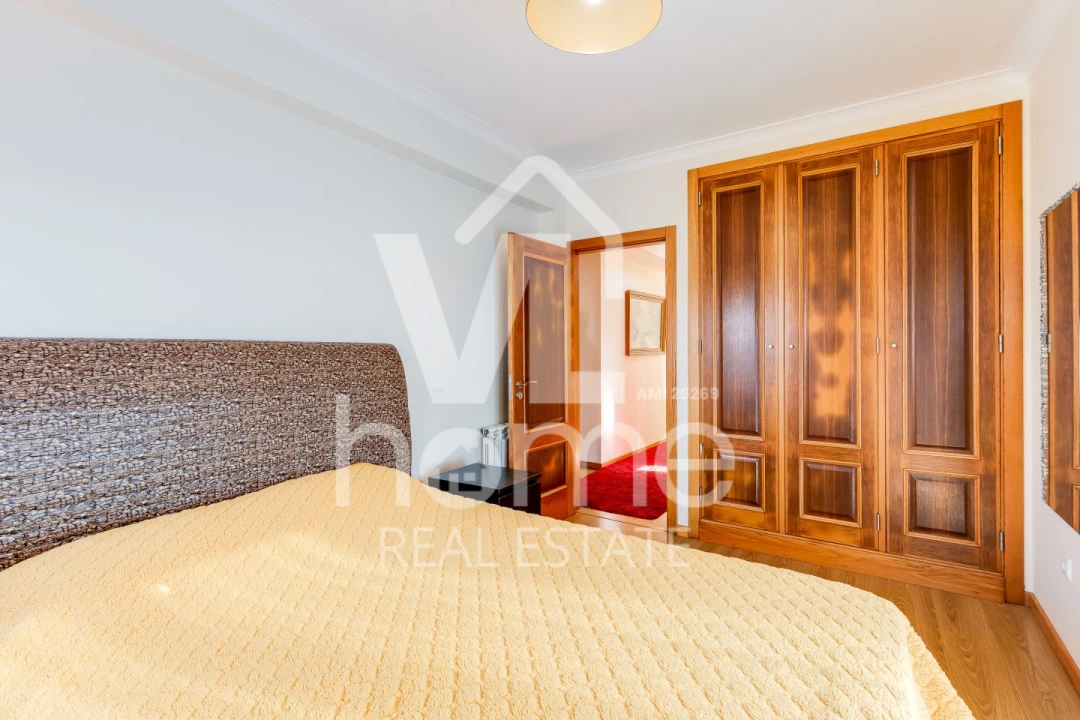 Apartamento T4 para Venda em Parceiros e Azoia Foto 7
