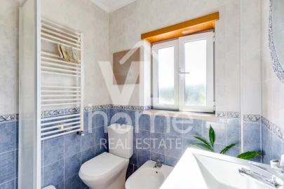 Apartamento T4 para Venda em Parceiros e Azoia