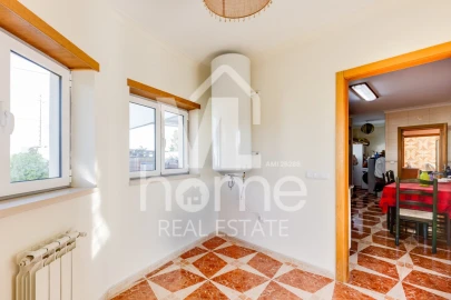 Apartamento T4 para Venda em Parceiros e Azoia