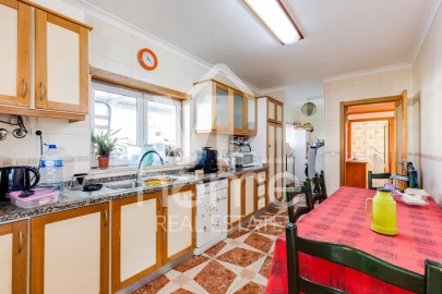 Apartamento T4 para Venda em Parceiros e Azoia