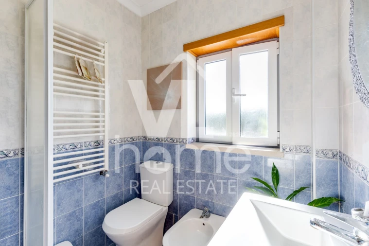 Apartamento T4 para Venda em Parceiros e Azoia Foto 21