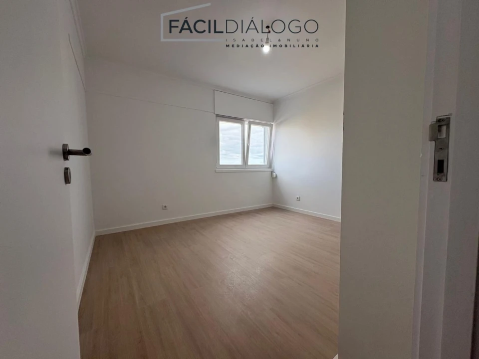 Apartamento T3 para Venda em Caparica e Trafaria Foto 10