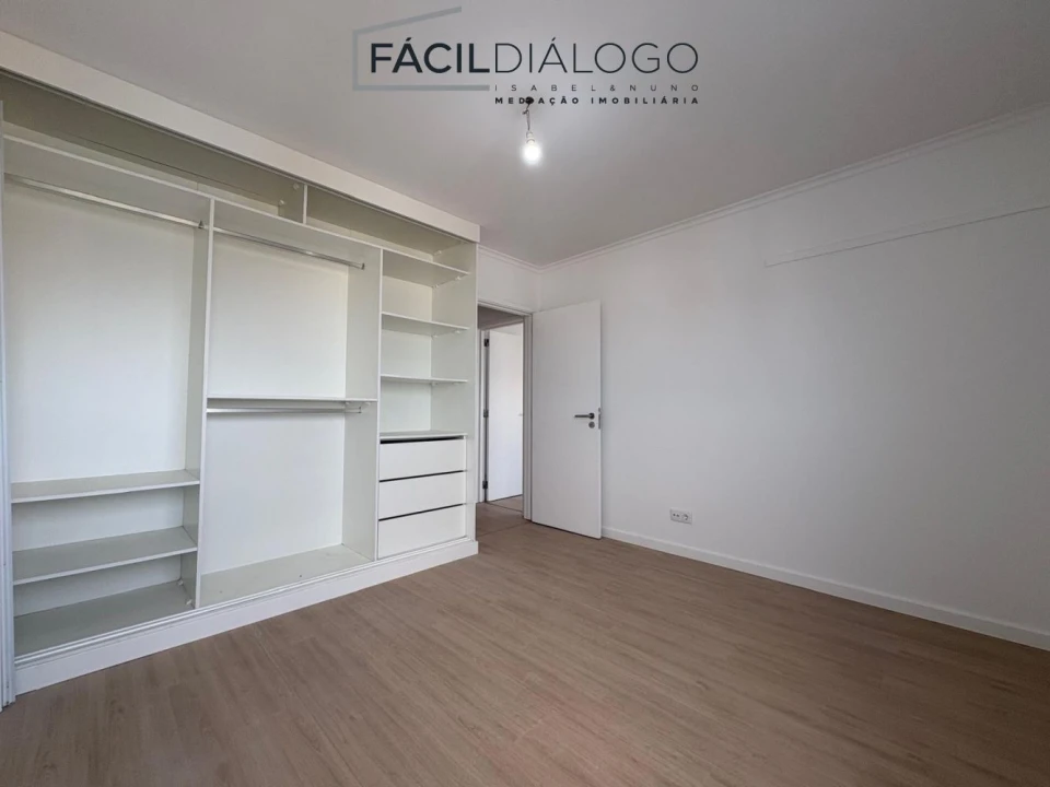 Apartamento T3 para Venda em Caparica e Trafaria Foto 11