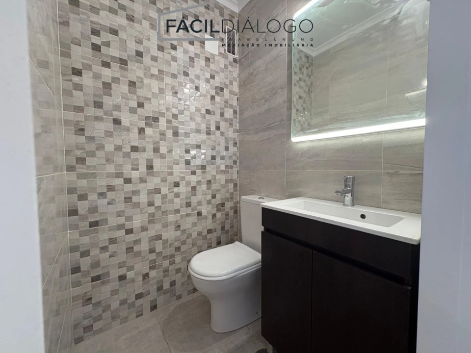 Apartamento T3 para Venda em Caparica e Trafaria Foto 24