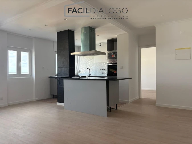 Apartamento T3 para Venda em Caparica e Trafaria Foto 3