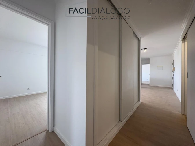 Apartamento T3 para Venda em Caparica e Trafaria Foto 6