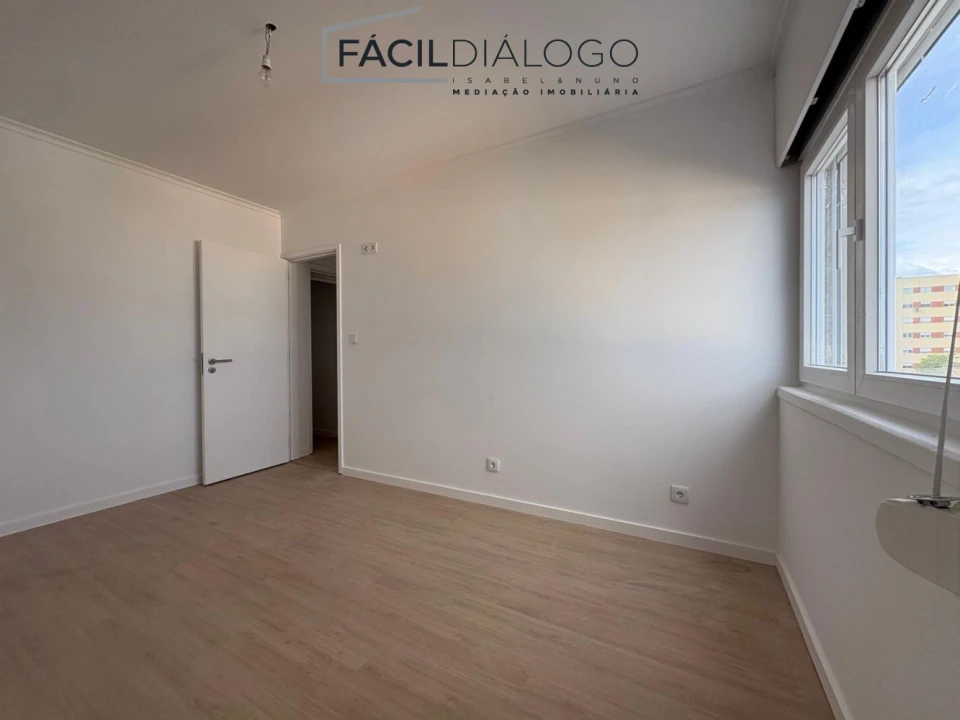 Apartamento T3 para Venda em Caparica e Trafaria Foto 14