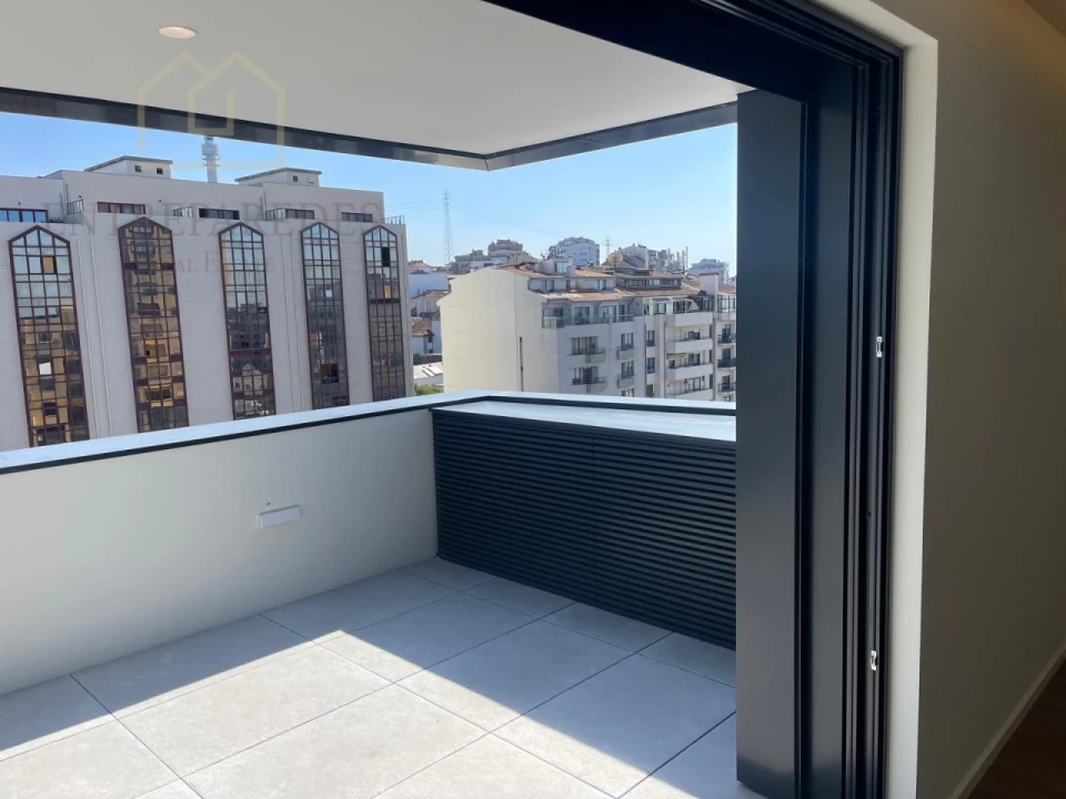 Apartamento T3 para Venda em Mafamude e Vilar do Paraíso Foto 1