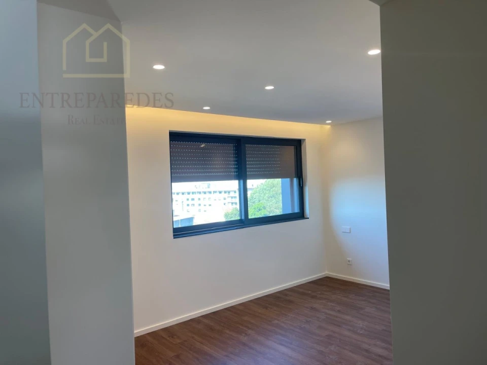 Apartamento T3 para Venda em Mafamude e Vilar do Paraíso Foto 2