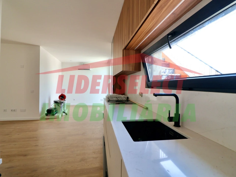 Apartamento T3 para Venda em Lourinhã e Atalaia Foto 3