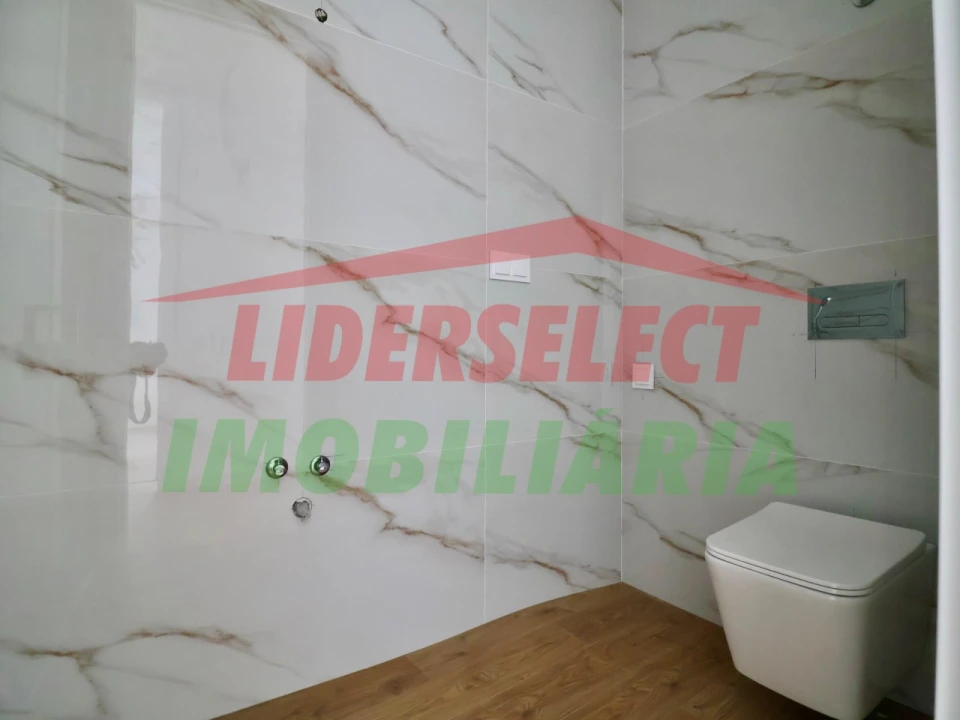 Apartamento T3 para Venda em Lourinhã e Atalaia Foto 10