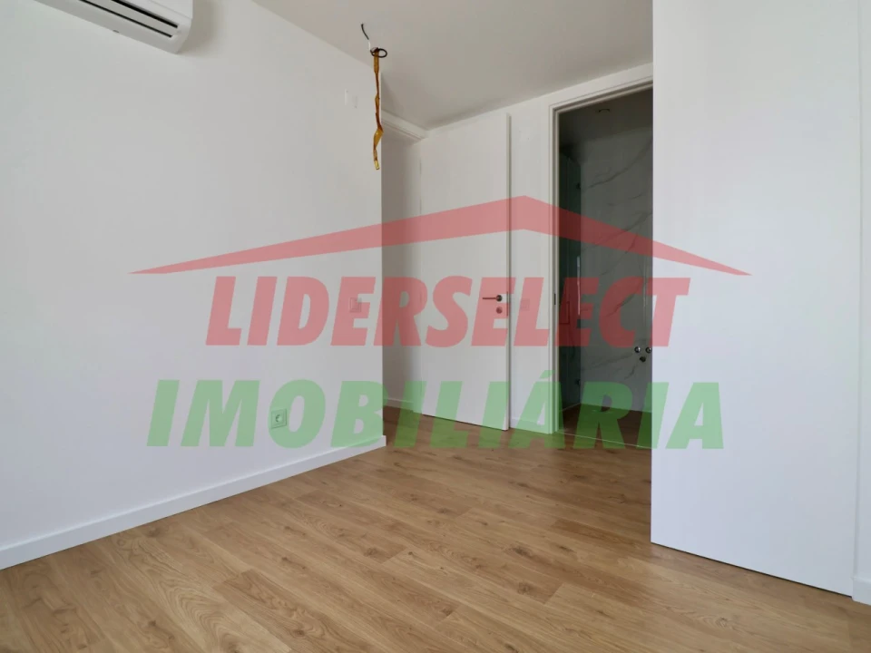 Apartamento T3 para Venda em Lourinhã e Atalaia Foto 14