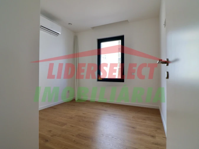 Apartamento T3 para Venda em Lourinhã e Atalaia Foto 9