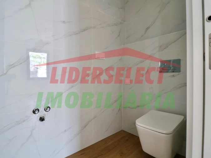Apartamento T3 para Venda em Lourinhã e Atalaia Foto 15