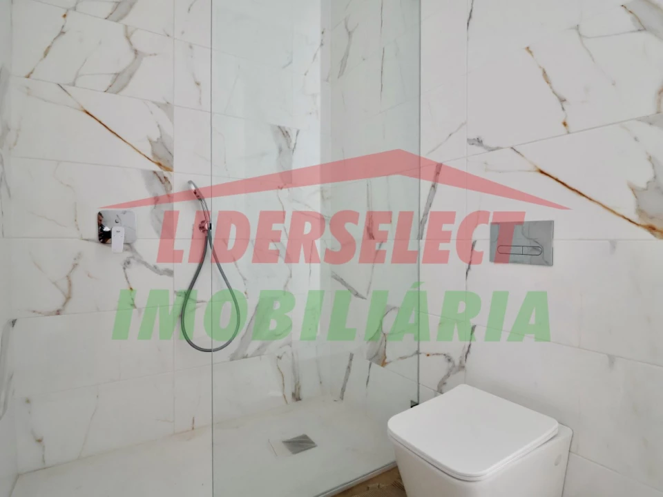 Apartamento T3 para Venda em Lourinhã e Atalaia Foto 12