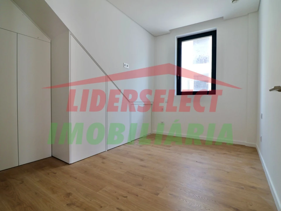 Apartamento T3 para Venda em Lourinhã e Atalaia Foto 13