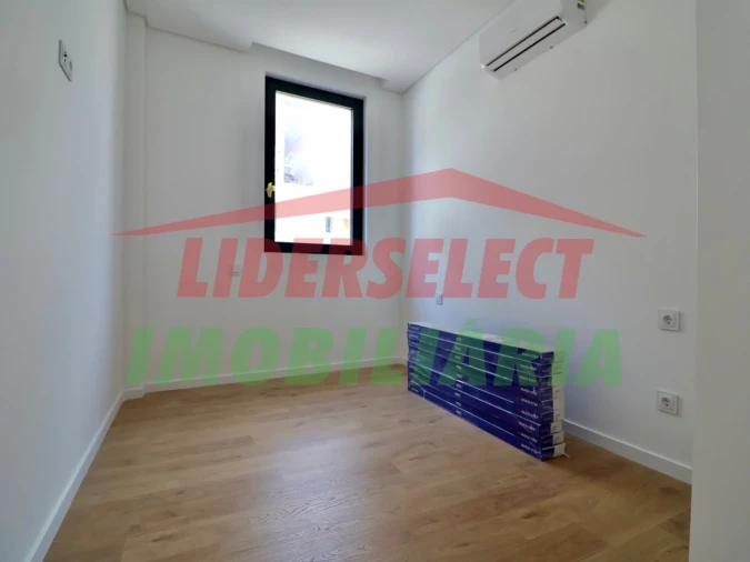 Apartamento T3 para Venda em Lourinhã e Atalaia Foto 11