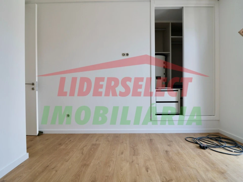 Apartamento T3 para Venda em Lourinhã e Atalaia Foto 14