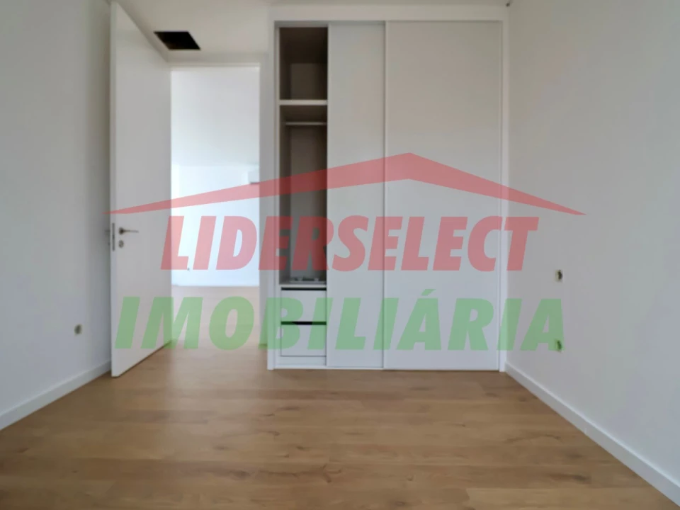 Apartamento T3 para Venda em Lourinhã e Atalaia Foto 18