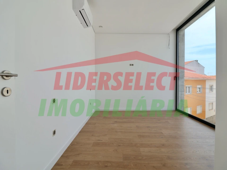 Apartamento T3 para Venda em Lourinhã e Atalaia Foto 21