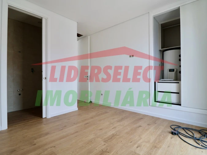 Apartamento T3 para Venda em Lourinhã e Atalaia Foto 13