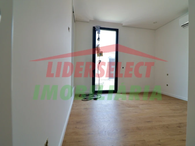 Apartamento T3 para Venda em Lourinhã e Atalaia Foto 15