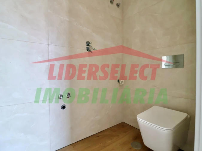 Apartamento T3 para Venda em Lourinhã e Atalaia Foto 17