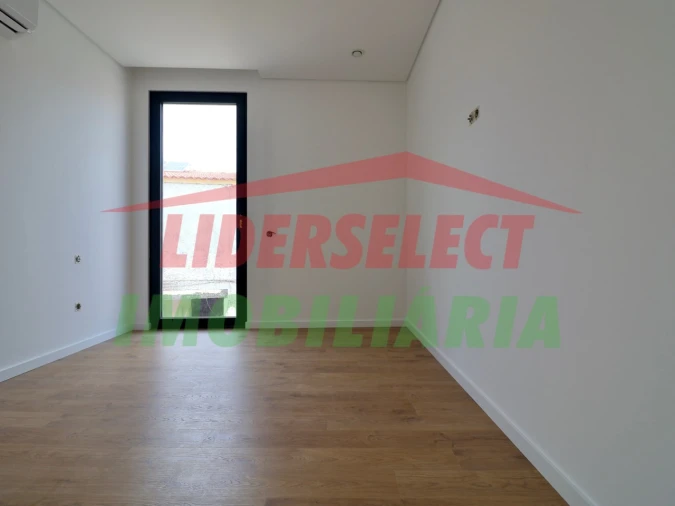 Apartamento T3 para Venda em Lourinhã e Atalaia Foto 19