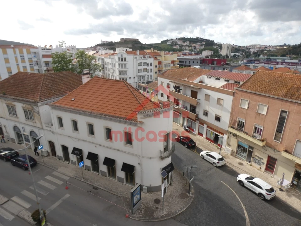 Apartamento T2 para Arrendamento em Santa Maria, São Pedro e Matacães Foto 11