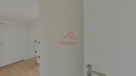 Apartamento T2 para Arrendamento em Santa Maria, São Pedro e Matacães