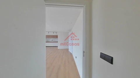 Apartamento T2 para Arrendamento em Santa Maria, São Pedro e Matacães