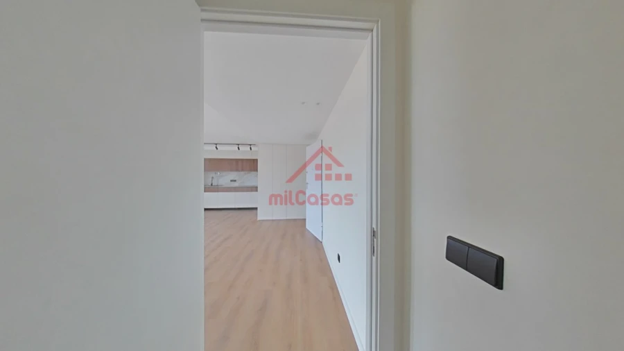 Apartamento T2 para Arrendamento em Santa Maria, São Pedro e Matacães Foto 26