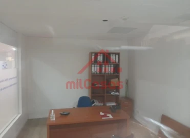 Loja para Arrendamento em Lumiar