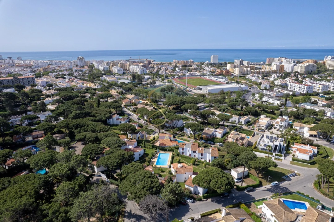 Moradia T3 para Venda em Quarteira Foto 35