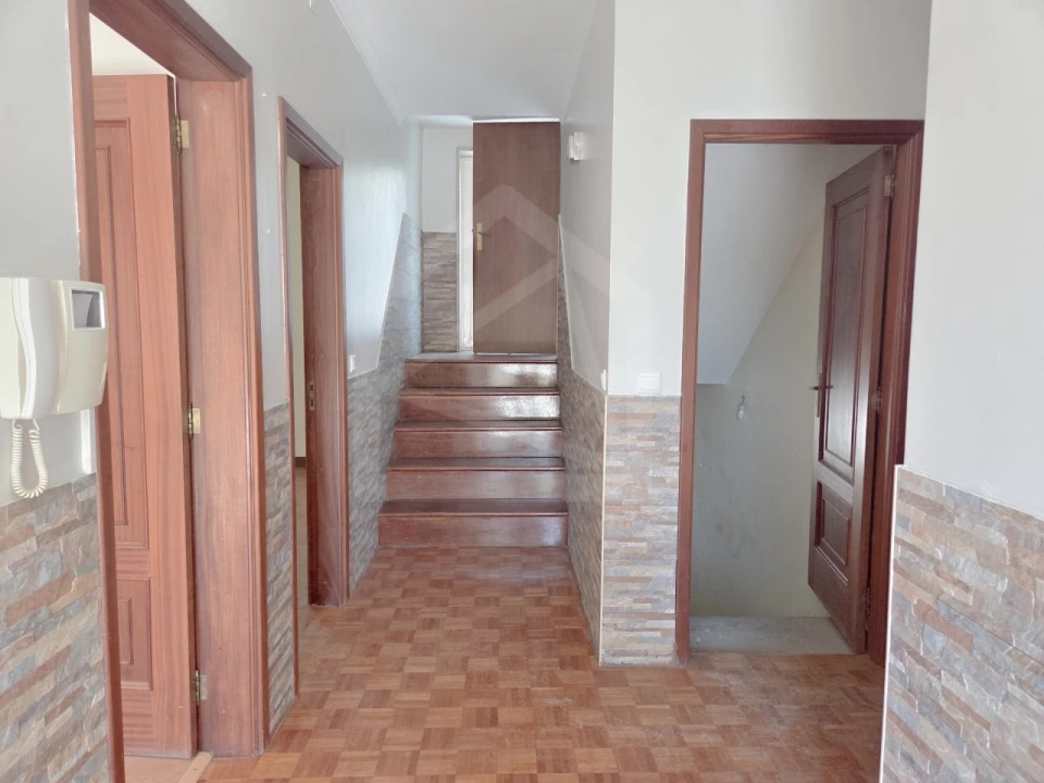 Moradia T4 para Venda em Pombeiro de Ribavizela Foto 6