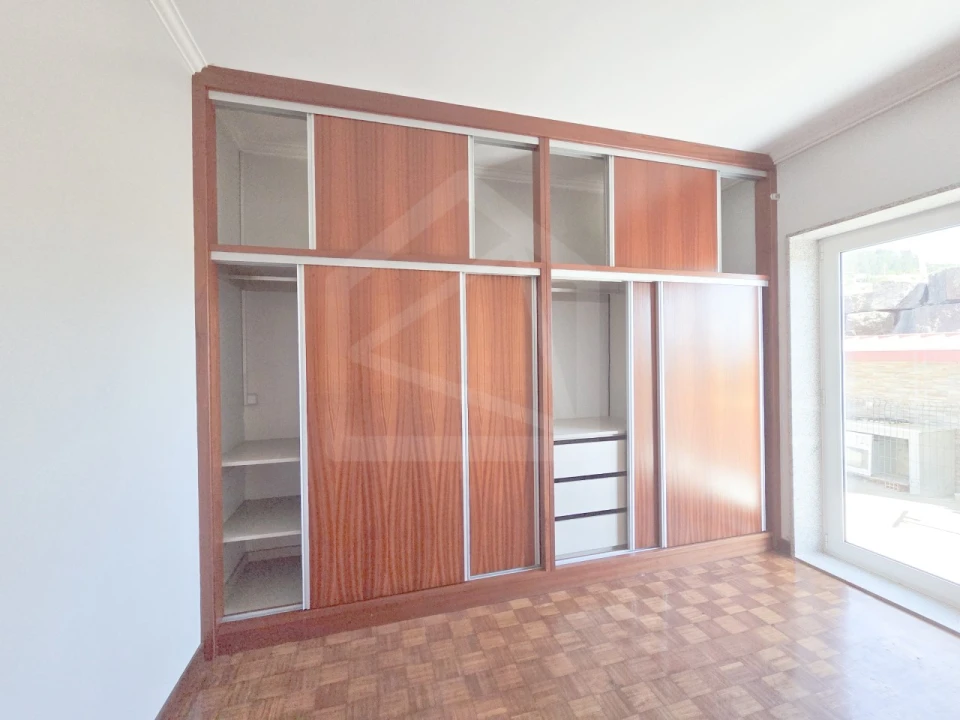Moradia T4 para Venda em Pombeiro de Ribavizela Foto 18