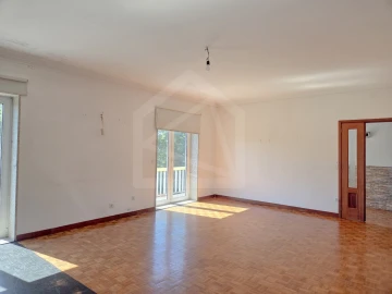 Moradia T4 para Venda em Pombeiro de Ribavizela
