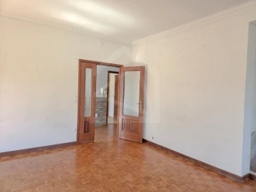 Moradia T4 para Venda em Pombeiro de Ribavizela