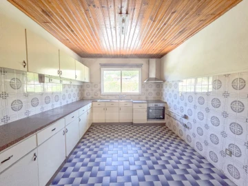 Moradia T4 para Venda em Pombeiro de Ribavizela