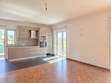 Moradia T4 para Venda em Pombeiro de Ribavizela
