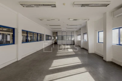 Armazém para Arrendamento em Carregado e Cadafais