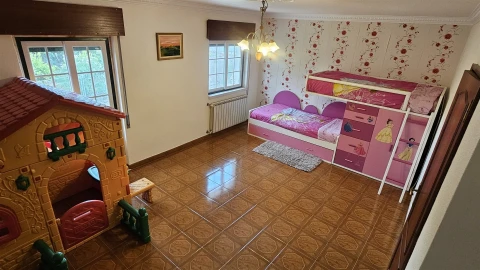 Moradia T5 para Venda em Aveiras de Cima