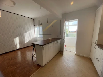 Apartamento T4 para Arrendamento em União das Freguesias de Setúbal