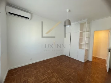 Apartamento T4 para Arrendamento em União das Freguesias de Setúbal