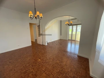 Apartamento T4 para Arrendamento em União das Freguesias de Setúbal
