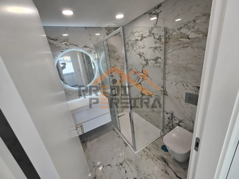 Apartamento T3 para Venda em Ramada e Caneças Foto 19