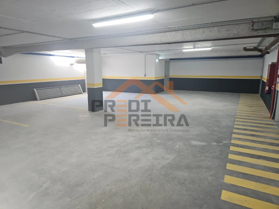 Apartamento T3 para Venda em Ramada e Caneças Foto 20