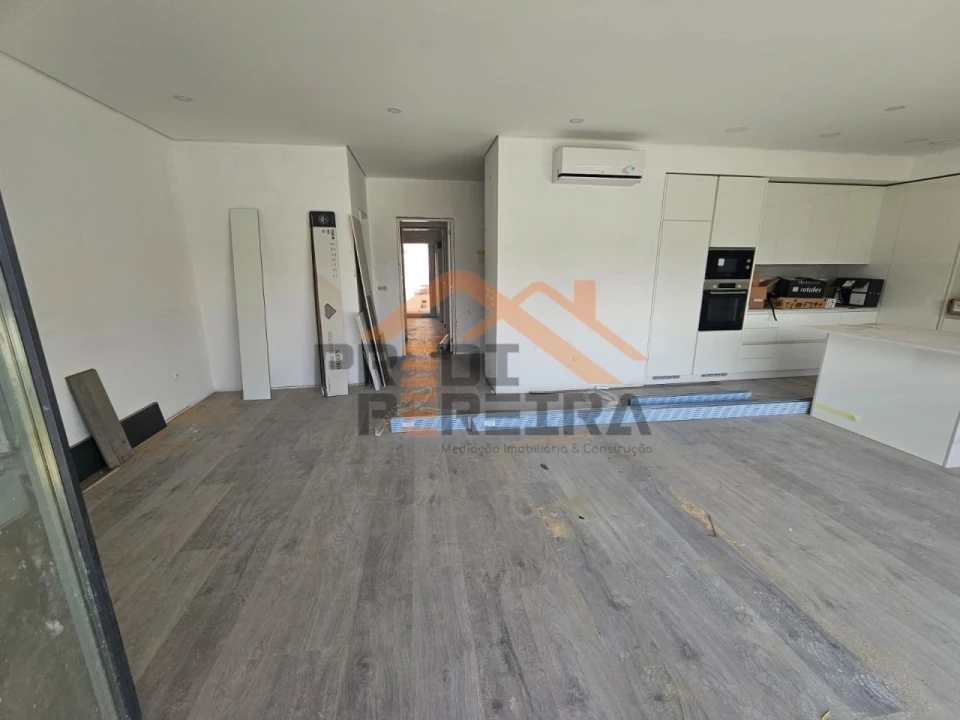 Apartamento T3 para Venda em Ramada e Caneças Foto 27